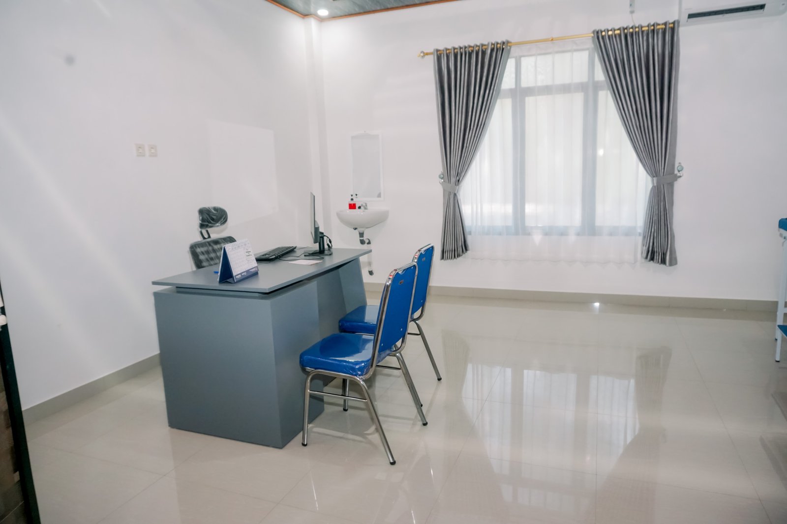Ruang Periksa Dokter
